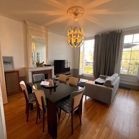 La Colbertine - Charming Apartment In Place Colbert Rochefort  Esterno foto