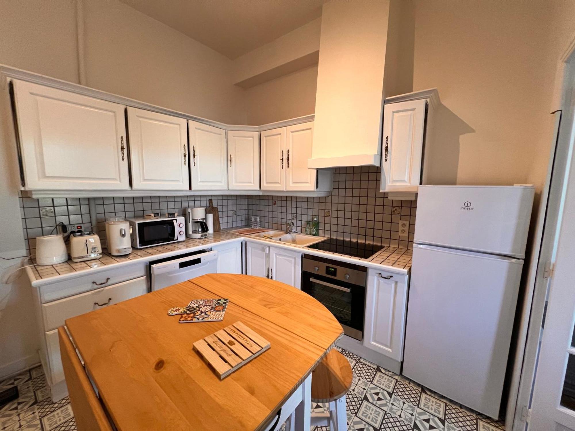 La Colbertine - Charming Apartment In Place Colbert Rochefort  Esterno foto