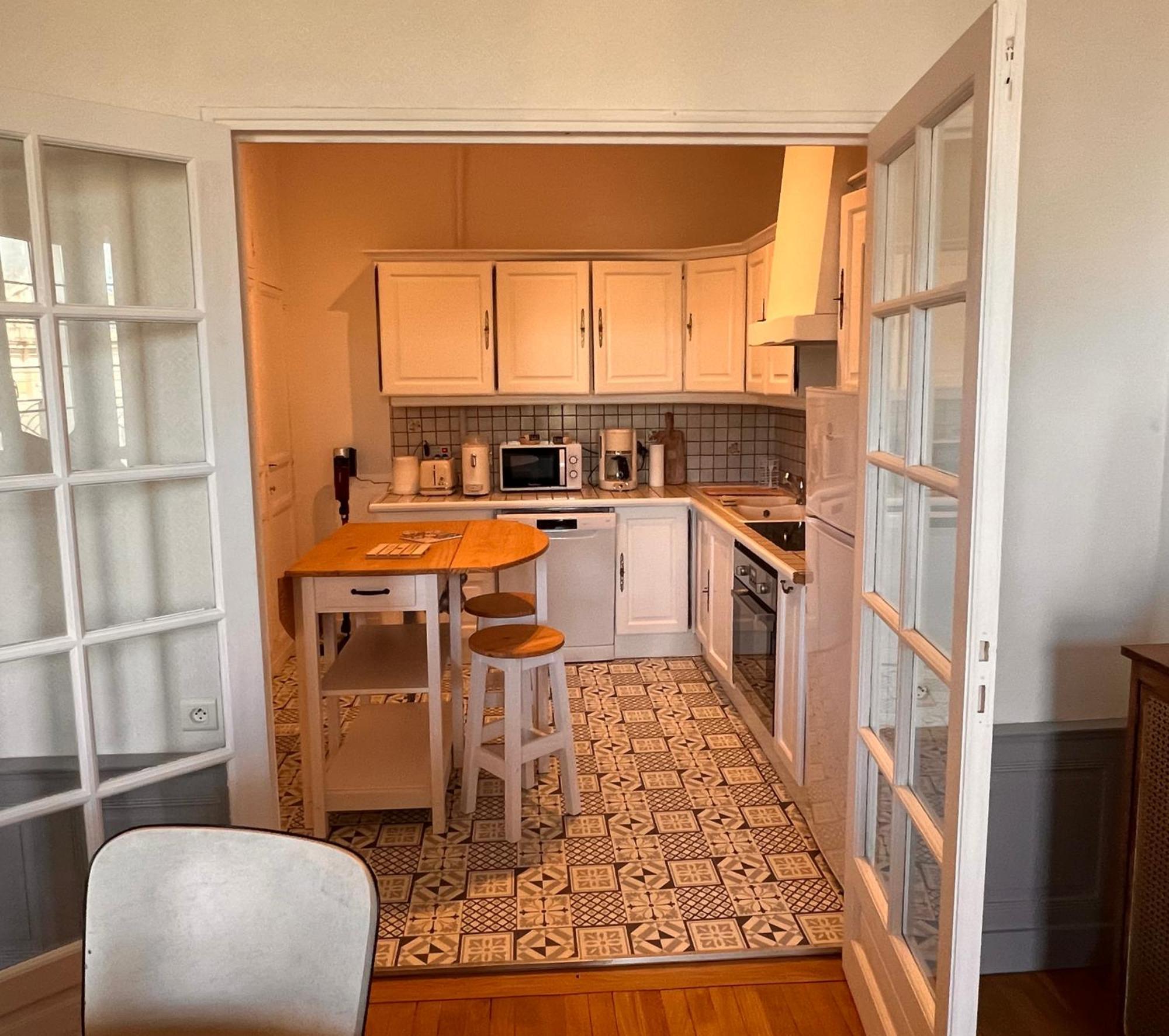 La Colbertine - Charming Apartment In Place Colbert Rochefort  Esterno foto